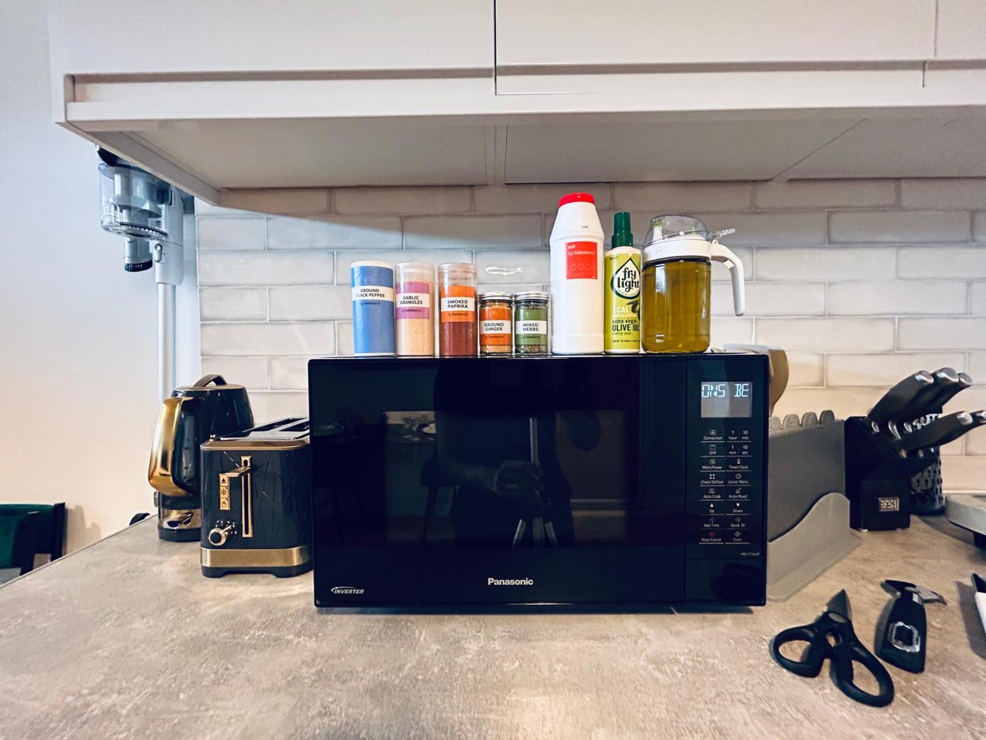 Private 2 Bed Guest House - Van Parking, M25 & A1 Connections 포터스바 외부 사진